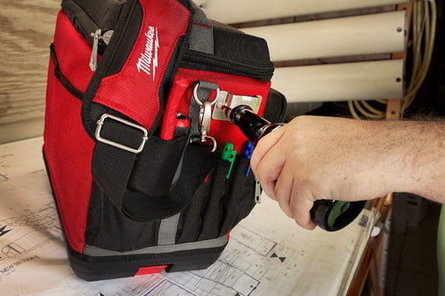 Bolsa Térmica Packout Milwaukee 48-22-8302 Cor Vermelha Vermelho